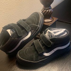 Vans skateboard shoe!! Unisex/ Velcro
